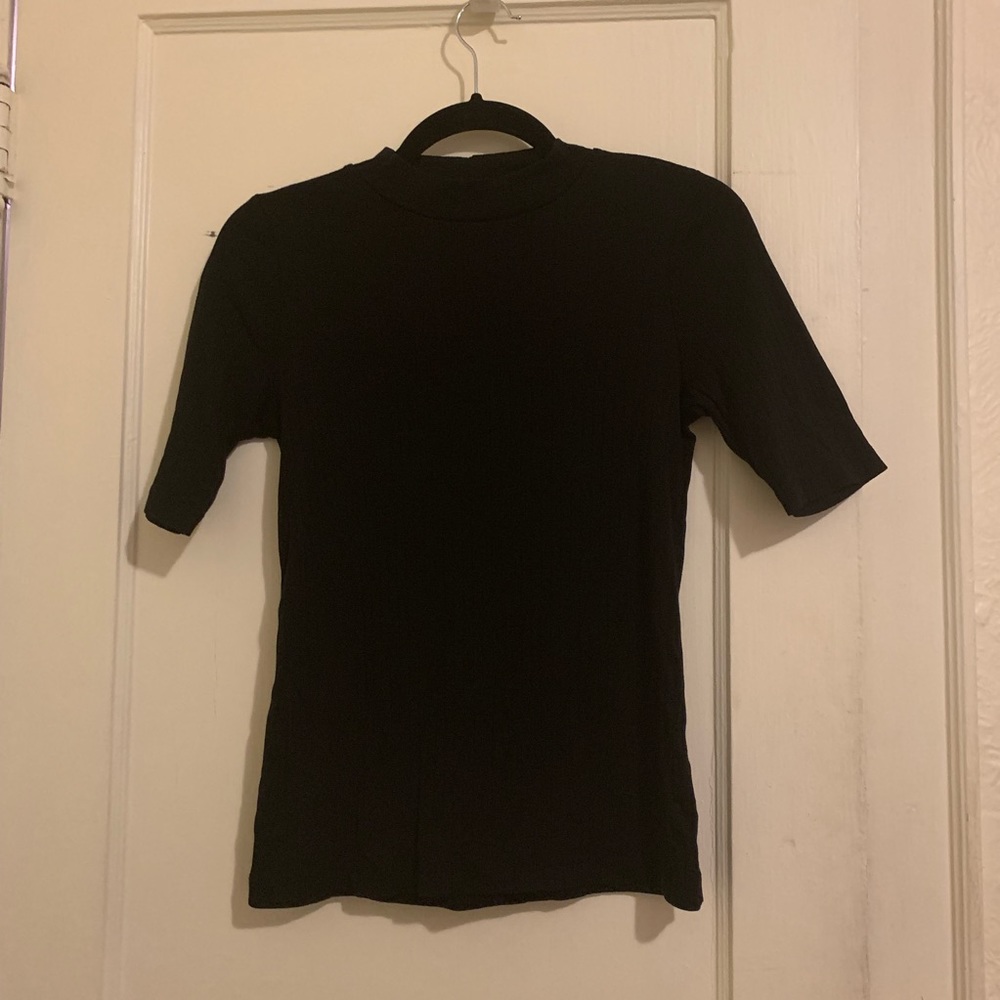 Uniqlo mock neck T